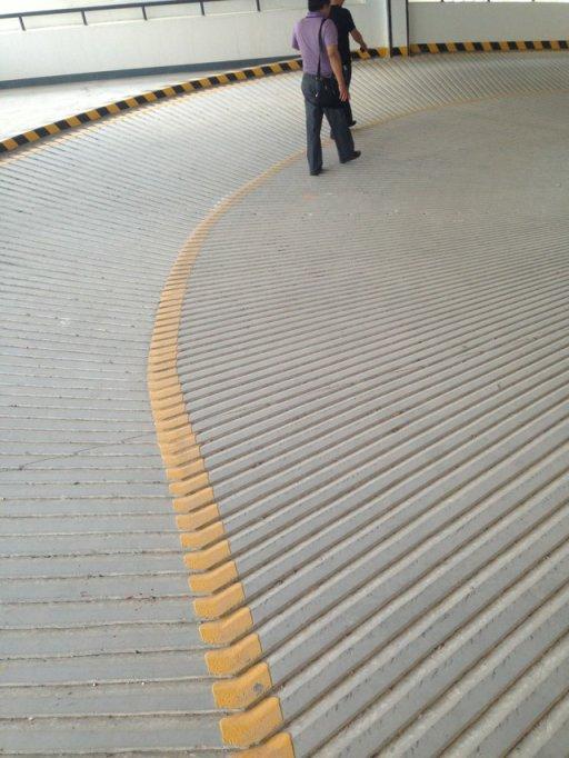环氧防滑坡道地坪