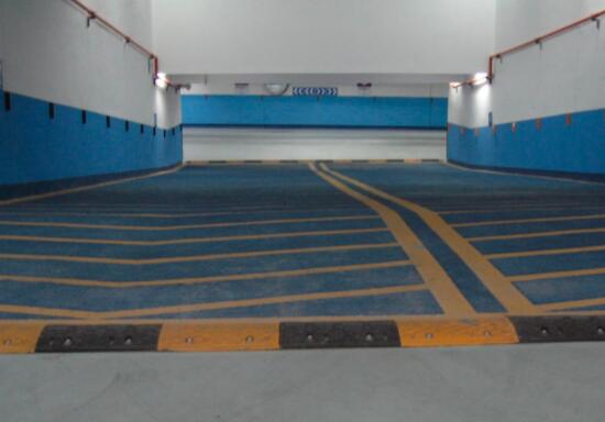 环氧防滑坡道地坪