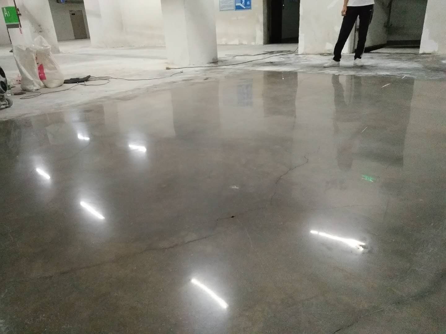 水泥地面固化抛光